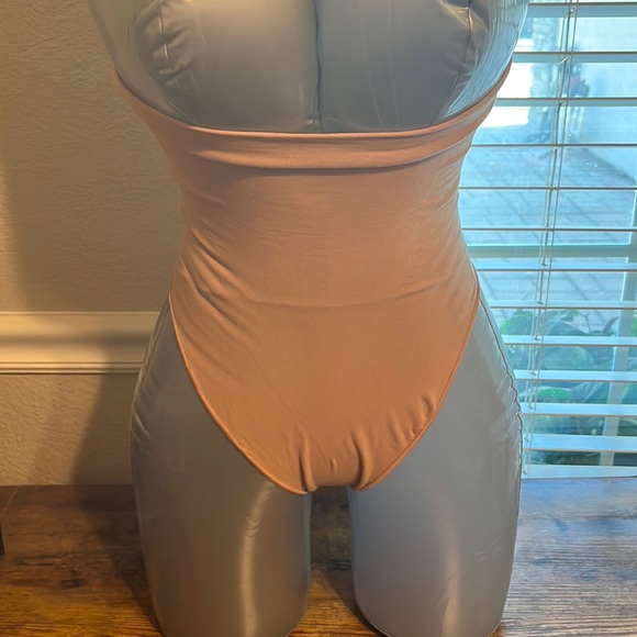SKIMS Other - Skims L/XL compression thong